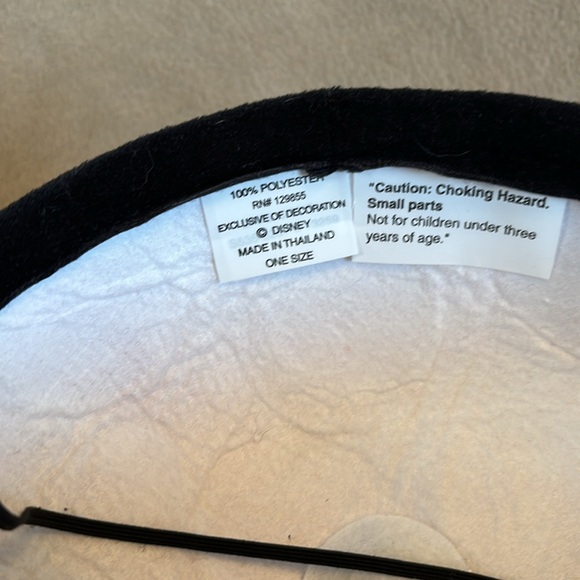 Disney Minnie Mouse Ear Hat NWOT - Picture 4 of 4